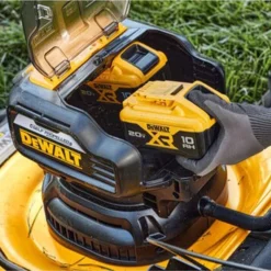 DeWalt Power Tools DeWalt 2X20V MAX Brushless Cordless 21-1/2" Rear Wheel Drive Self-Propelled Mower Kit DCMWSP255Y2 -Champion Cutting Tool shop dcmwsp255y2 3